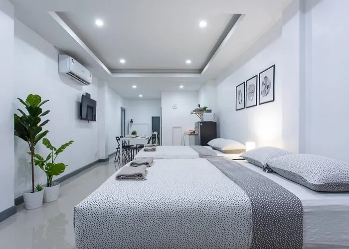 P1 Silom Pan Large Full Kitchen Wifi 4-6pax Apartment Bangkok