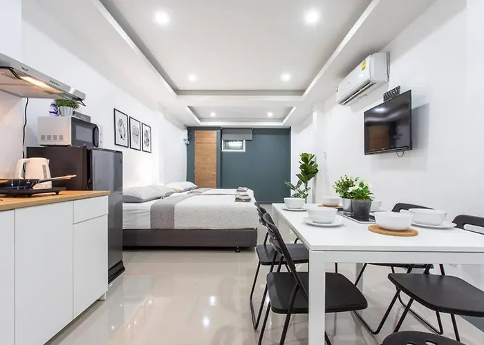 P1 Silom Pan Large Full Kitchen Wifi 4-6pax Bangkok